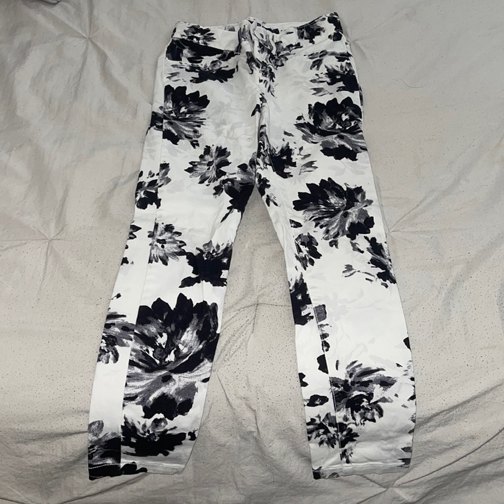 Girls white jeans pants with black flower prints, with stretch extendable